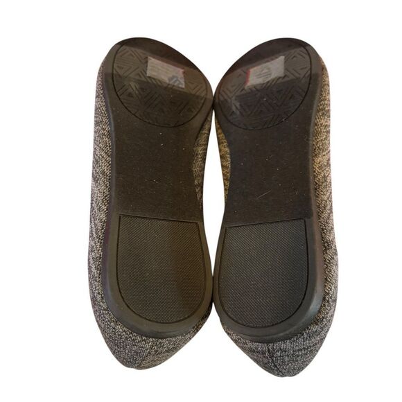 Women's Memory Foam Charcoal Gray Flats in Size 10M - Picture 7 of 7